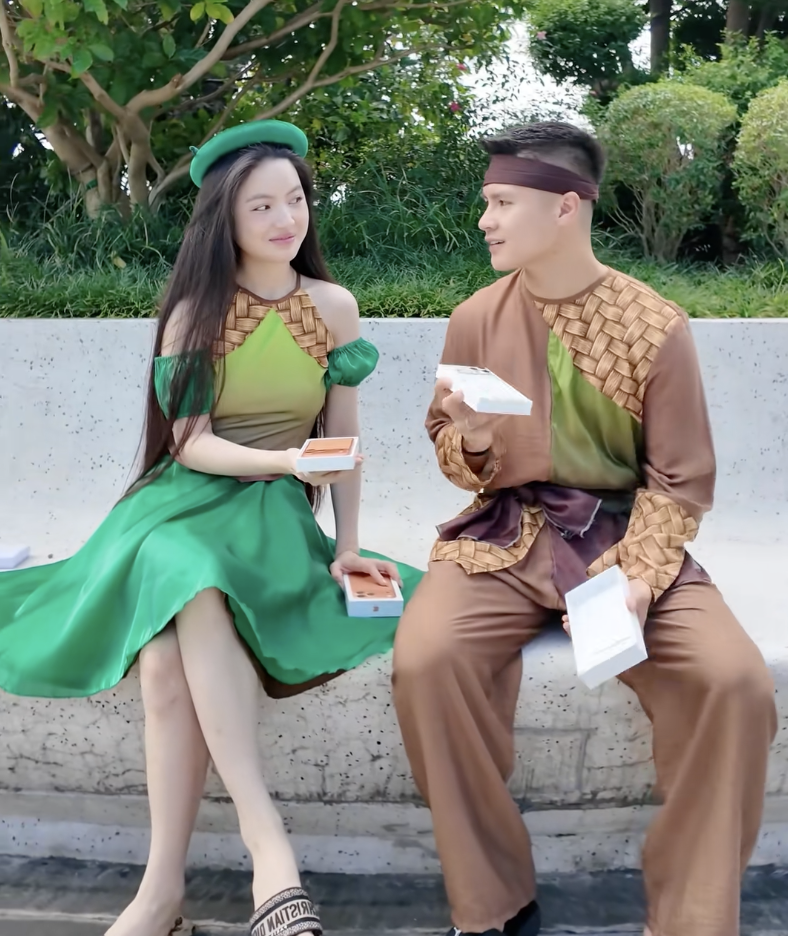 Vợ chồng Quang Hải - Chu Thanh Huyền dạo này- Ảnh 3.