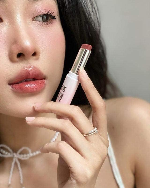 Nàng công sở tìm ra cách đẹp tự nhiên mà không cần makeup khiến đồng nghiệp ngỡ ngàng - Ảnh 12. Nàng công sở tìm ra cách đẹp tự nhiên mà không cần makeup khiến đồng nghiệp ngỡ ngàng - Ảnh 12.
