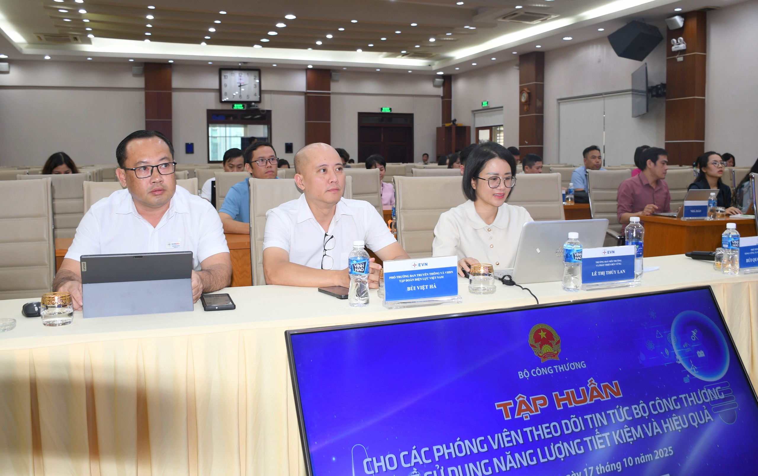 Loại bỏ hàng chục triệu bóng đèn sợi đốt, tiết kiệm hơn 100 triệu kWh mỗi năm- Ảnh 3.