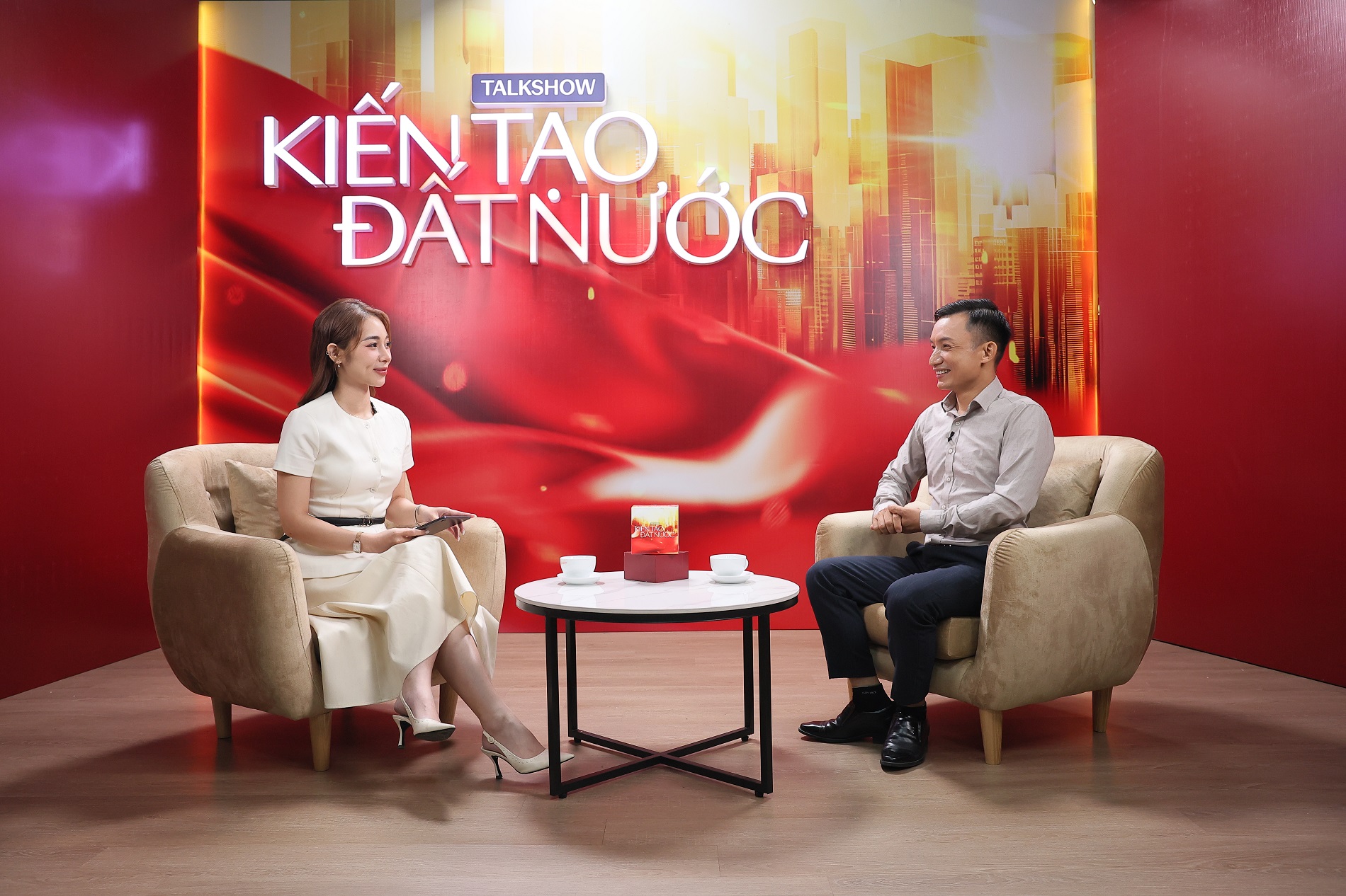 Nhờ làm nông từ nhỏ, nhà sáng chế chân đất Tạ Đình Huy hiểu rõ sự vất vả của người nông dân và cách "giảm tải" công việc hiệu quả - Ảnh 2.