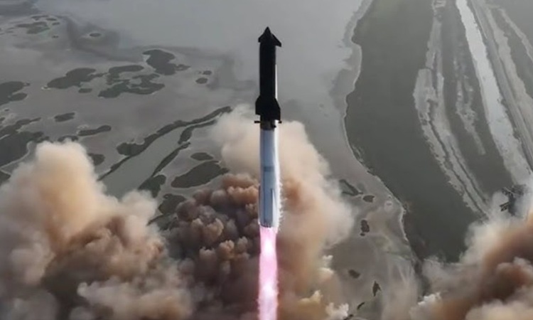 Tên lửa Starship bay cận quỹ đạo trong lần phóng thứ 11