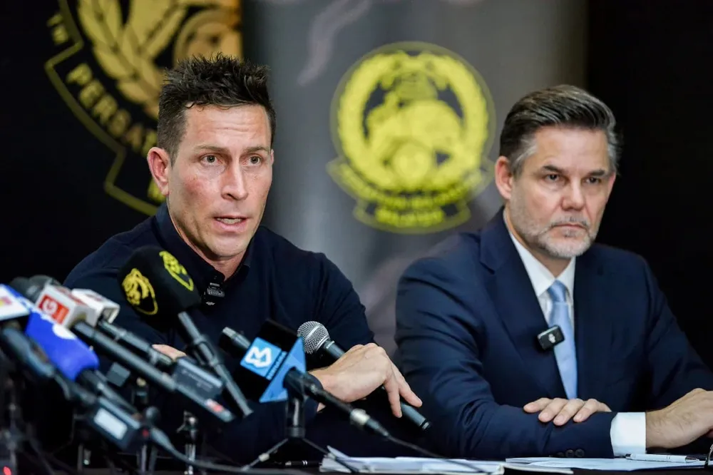 luat-su-bac-bo-sai-pham-vu-7-cau-thu-nhap-tich-malaysia (1).jpg