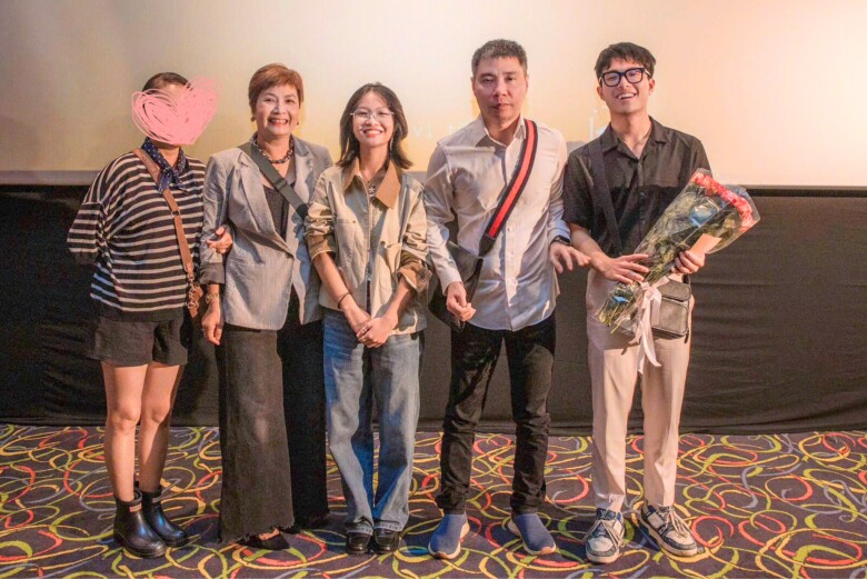 NSND Công Lý hội ngộ vợ cũ - BTV Thục Khuê, 2 con là Thục Anh và Gia Bảo cũng có mặt.