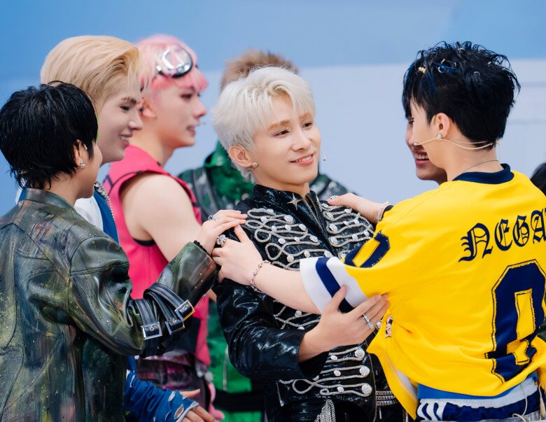 Đội Negav giành chiến thắng áp đảo ở Live Stage 2.