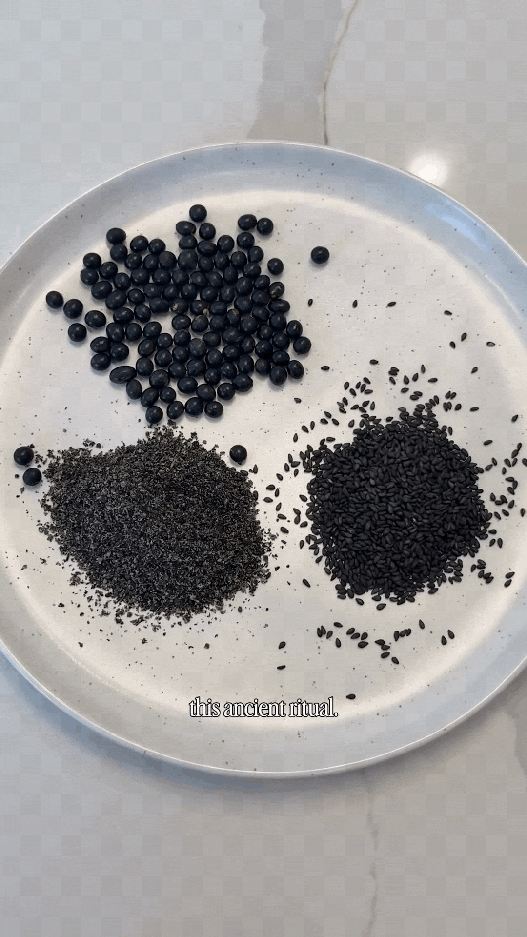 Mẹ tôi rất chăm uống loại nước màu đen này và không có một sợi tóc bạc nào ở tuổi 60, tóc còn bóng đẹp - Ảnh 4.