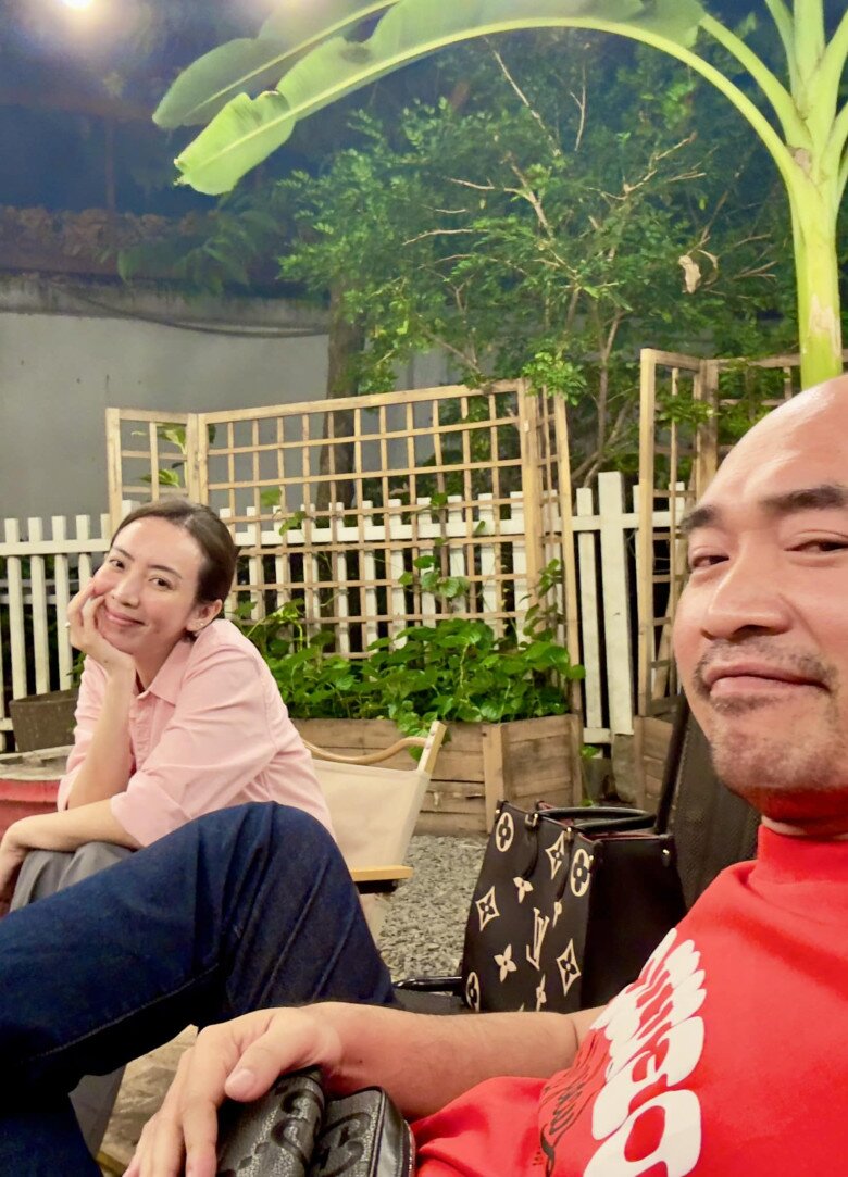 Hạnh phúc đời thường của cặp đôi làng hài.