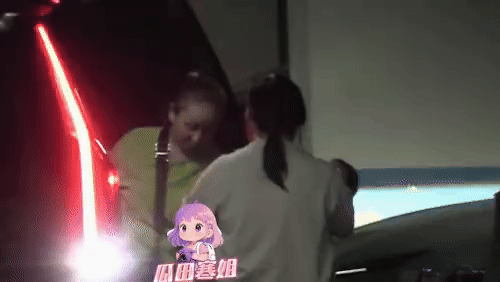 1760840543 124 Hoang Tu Thao va Tu Nghe Duong cong khai con