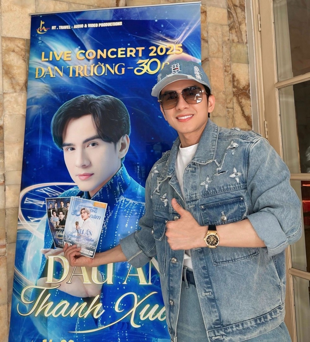  
Live concert của ca sĩ Đan Trường được phát sóng trực tiếp tại cụm rạp. - Tin sao Viet - Tin tuc sao Viet - Scandal sao Viet - Tin tuc cua Sao - Tin cua Sao