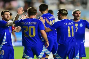 Siêu sao Messi đánh bại kỷ lục của Neymar