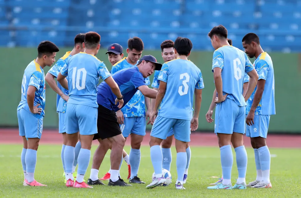 tuyen-viet-nam-va-nepal-vua-da-vua-ngong-malaysia (1).jpg