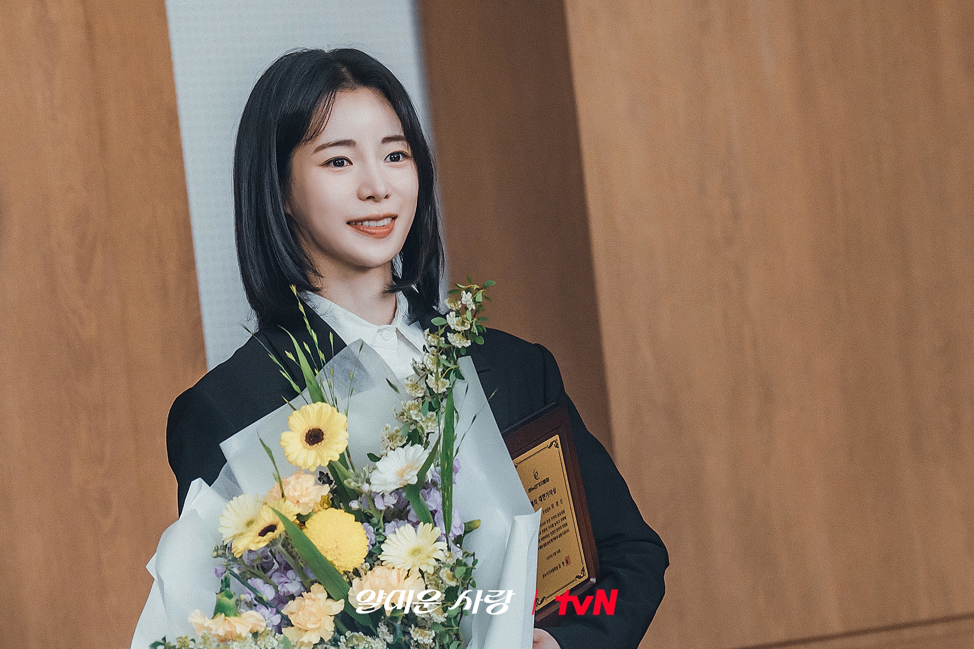 Cả đời chưa thấy phim 18+ Hàn Quốc nào nóng cỡ này: Nữ chính mặt đẹp dáng đỉnh, xem là ngộp thở!- Ảnh 10.