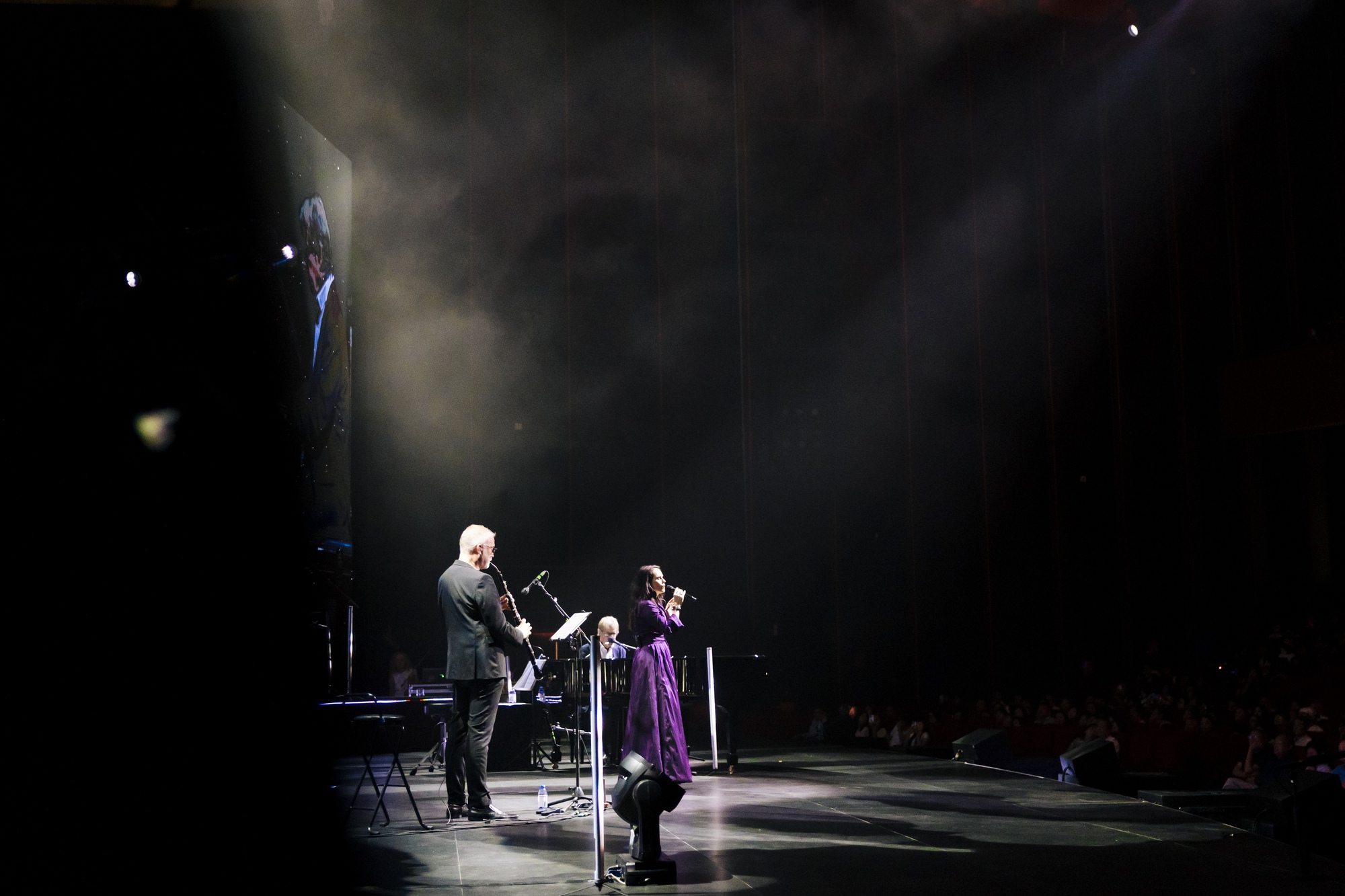 Secret Garden mang “Khu vườn bí mật” tưới mát tâm hồn 4.000 khán giả Việt Nam - Ảnh 4.