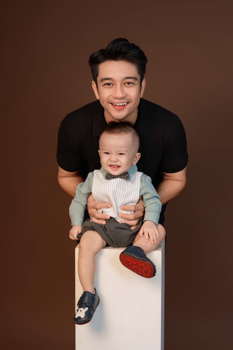 Chồng đại gia của Vân Trang tuyên bố "ngừng đẻ" sau khi có 4 con, muốn dừng lắm mà vợ vẫn sinh thêm 6 Chồng đại gia của Vân Trang tuyên bố amp;#34;ngừng đẻamp;#34; sau khi có 4 con, muốn dừng lắm mà vợ vẫn sinh thêm - 5