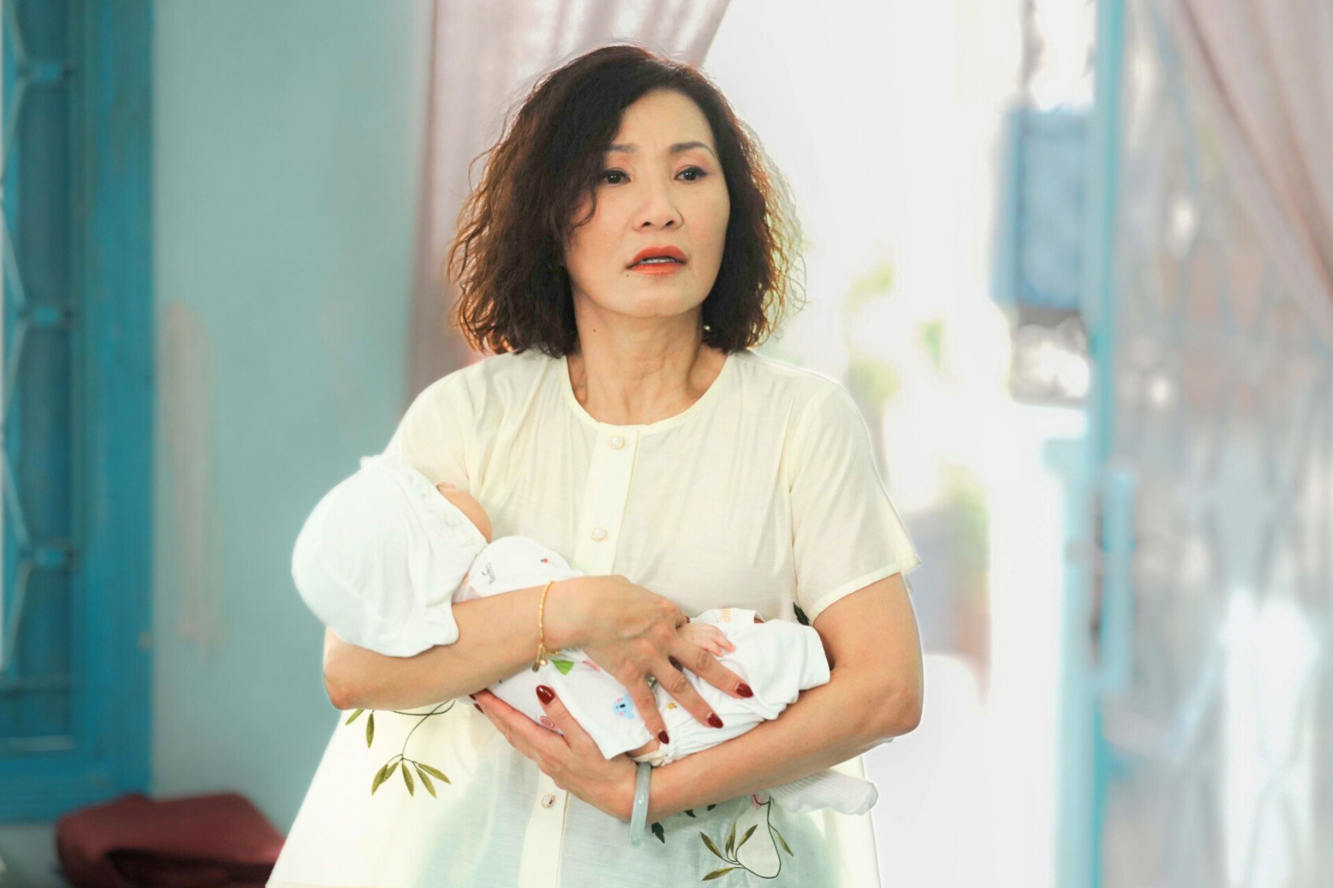 Hồng Đào mượn hình ảnh mẹ ruột khi vào vai bà ngoại.