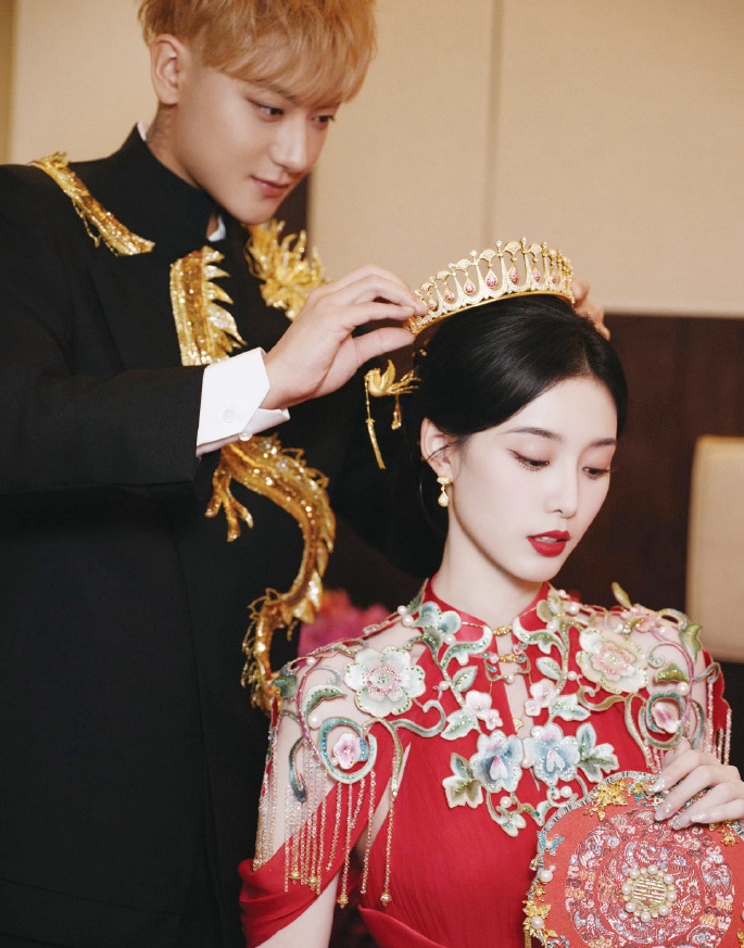 Thói khoe của đến kệch cỡm trong “đám cưới thế kỷ” của dàn sao hạng A Hoa ngữ - Ảnh 2.