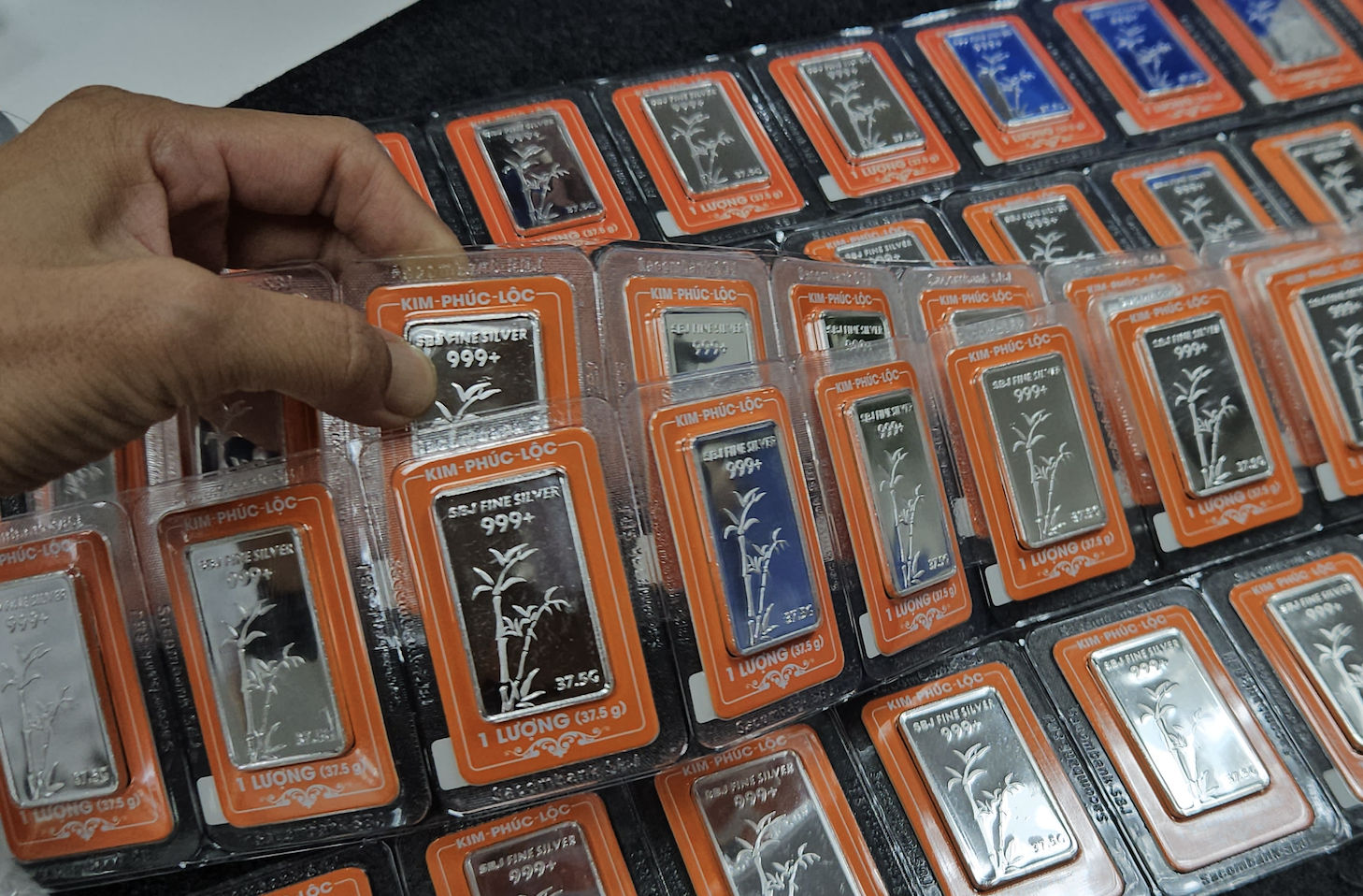 Giá bạc tăng cao bất ngờ nhờ nhu cầu công nghiệp và đầu tư - Ảnh 3. Giá bạc tăng cao bất ngờ nhờ nhu cầu công nghiệp và đầu tư - Ảnh 3.