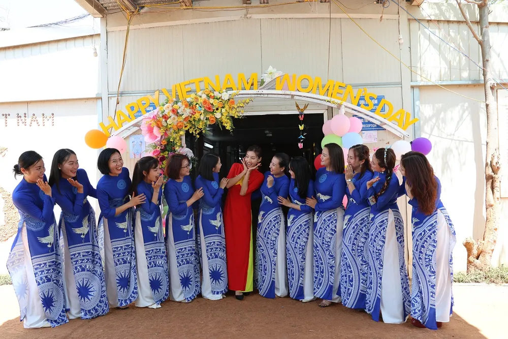 phu-nu-cac-nuoc-chuc-mung-ngay-phu-nu-viet-nam-6.JPG