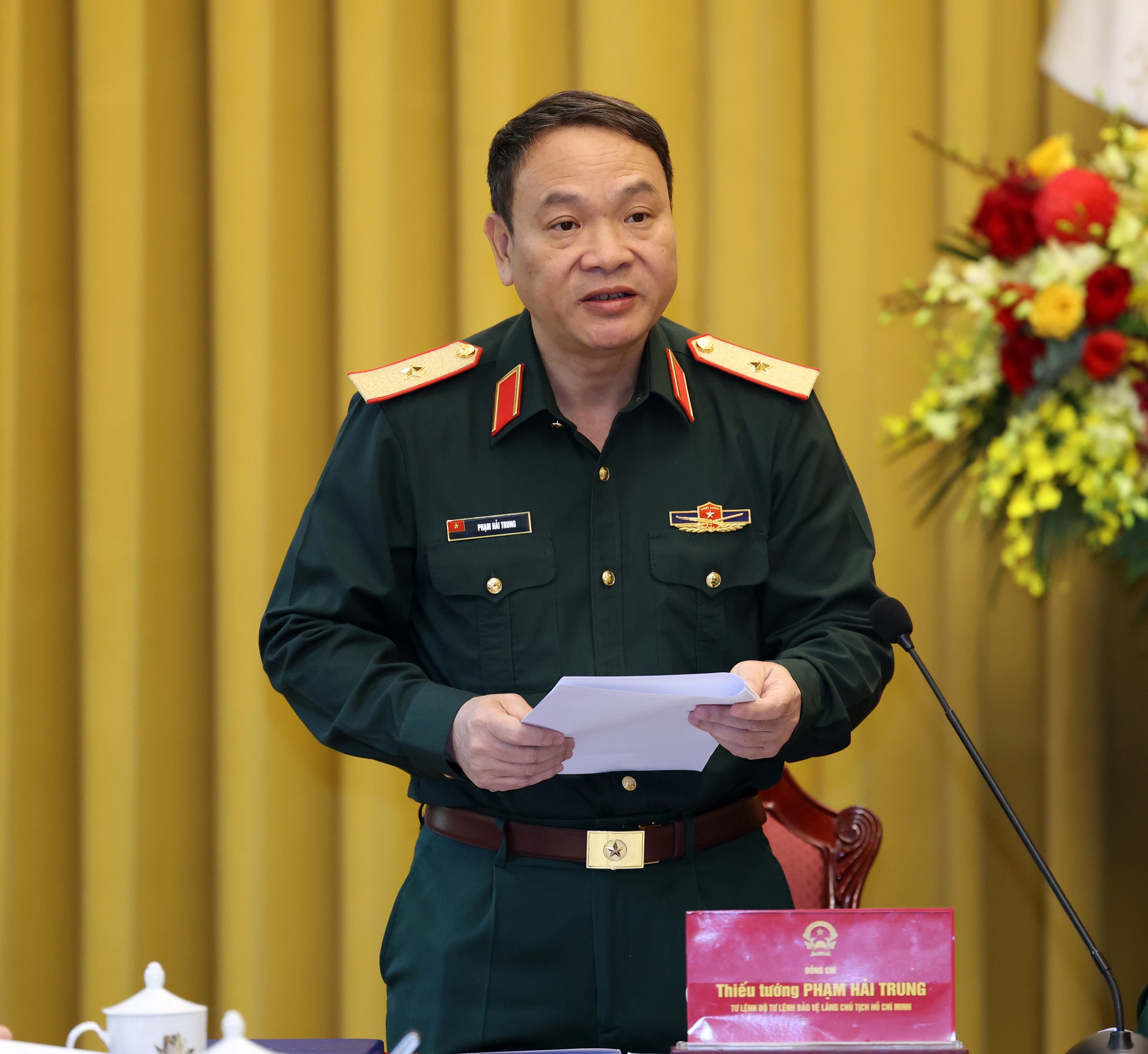 Ưu tiên tuyển người tài, sinh viên xuất sắc vào lực lượng quản lý, bảo vệ Lăng Bác 2 Ưu tiên tuyển người tài, sinh viên xuất sắc vào lực lượng quản lý, bảo vệ Lăng Bác - Ảnh 2.