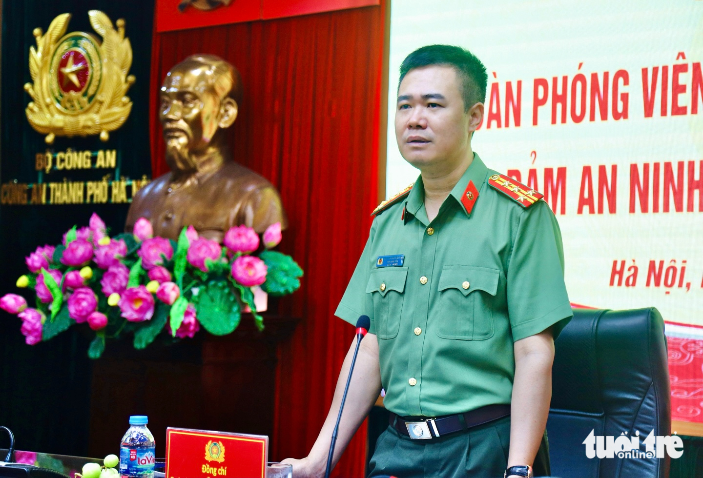 Công an phường chủ động tiếp nhận nhiệm vụ mới, đăng ký xe tại phường đã thông suốt - Ảnh 4.