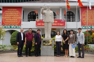 Tổng Lãnh sự Cuba tại TP.HCM: 'Fidel dạy chúng tôi yêu và trân trọng Việt Nam'