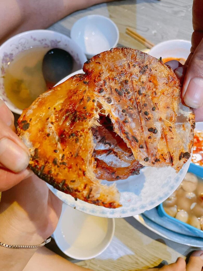 Loài cá tên như thú 4 chân xưa chỉ amp;#34;nhà nghèoamp;#34; mới ăn, nay đem phơi khô lại được giới trẻ cực thích, bán 250.000 đồng/kg - 4