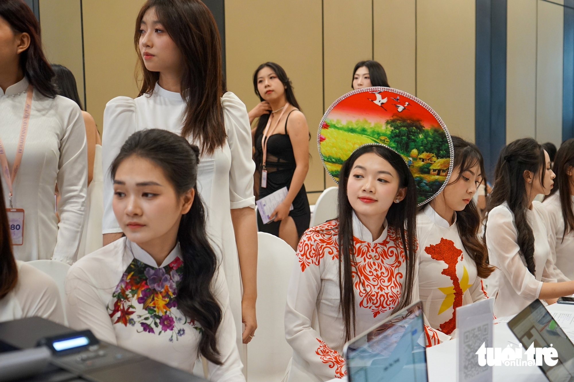 Thí sinh Hoa khôi Sinh viên Việt Nam tự tin mặc trang phục dân tộc vào vòng thi casting - Ảnh 4.