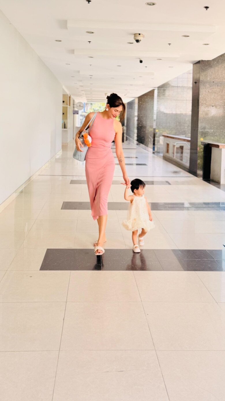 Sao Việt 24h: Á hậu Việt một mình nuôi 5 con nay than amp;#34;nghèo không nuôi nổiamp;#34;, quý tử xin bố giúp - 9