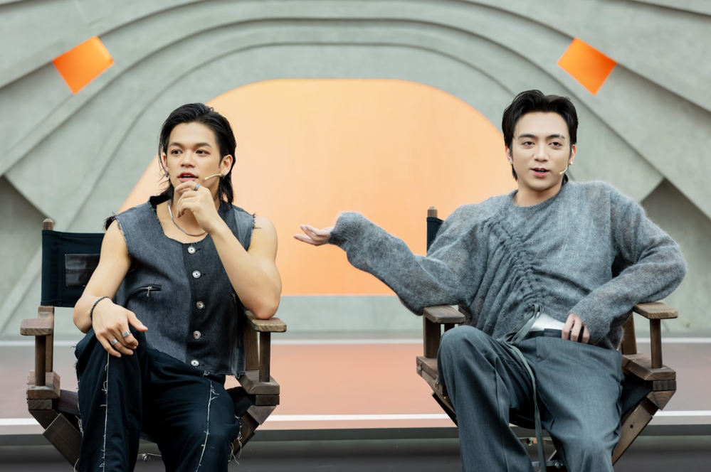  
SOOBIN và (S)TRONG Trọng Hiếu đưa ra nhiều lời khuyên cho các Tân binh. - Tin sao Viet - Tin tuc sao Viet - Scandal sao Viet - Tin tuc cua Sao - Tin cua Sao