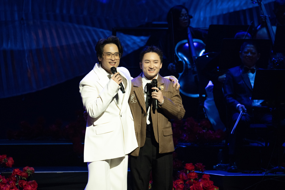  
Hà Anh Tuấn có những màn kết hợp với Phan Mạnh Quỳnh.