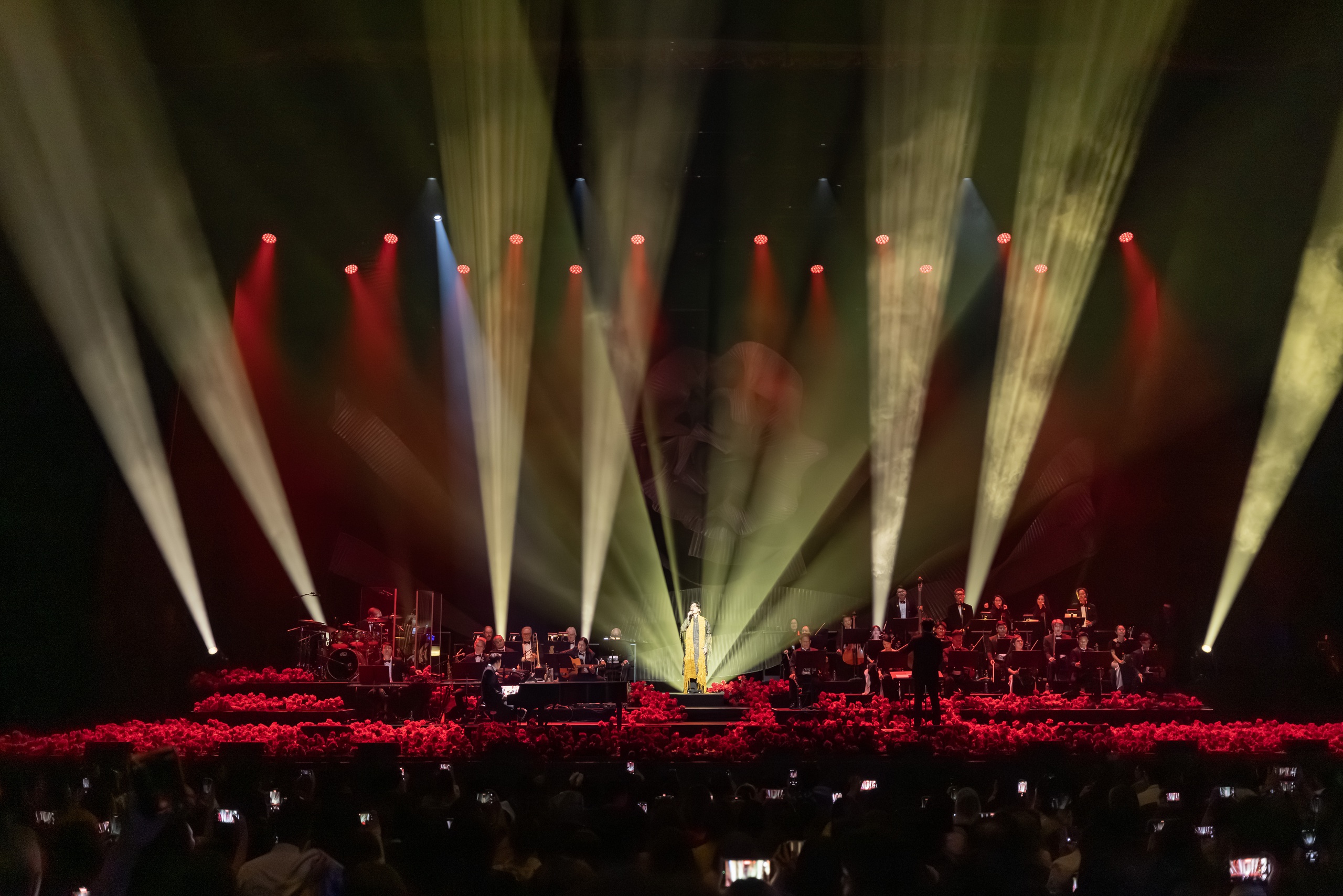 Hà Anh Tuấn: Kiêu hãnh và nhân ái cùng 'Sketch a rose'- Ảnh 2.