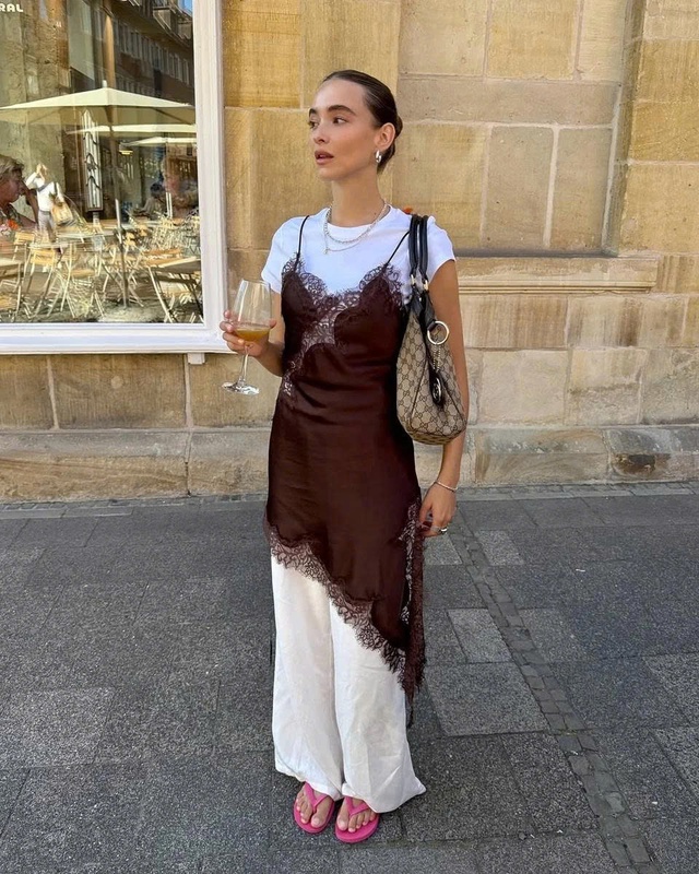 Thu đông 2025, sắc tím đỏ burgundy trở thành tông màu chủ đạo- Ảnh 4.