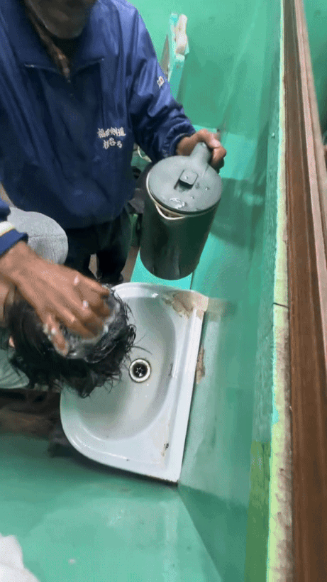 Gội đầu, massage cổ vai gáy ở Ấn Độ giá 45.000 đồng: Ở Việt Nam còn nghe tiếng "bốp, bốp" - Ảnh 5.