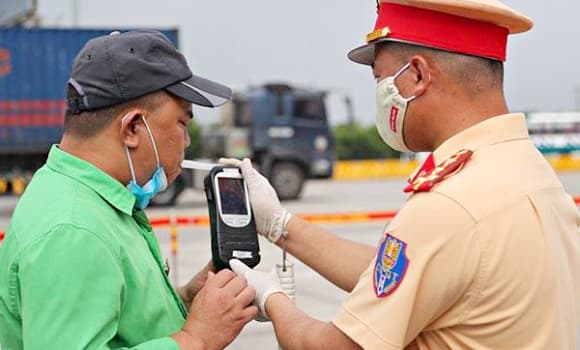 06-nong-do-con-5.jpg 4 nồng độ cồn, vi phạm nồng độ cồn