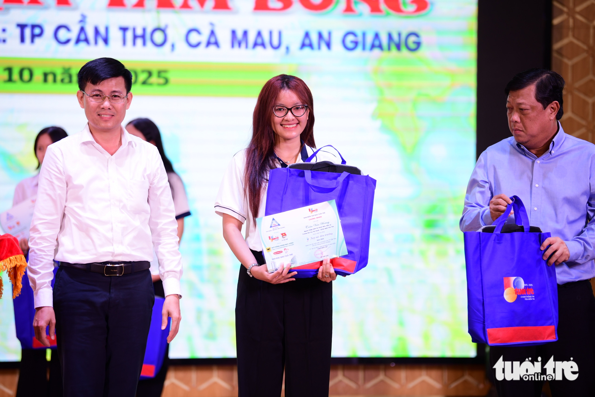 TIẾP SỨC ĐẾN TRƯỜNG - Ảnh 21.