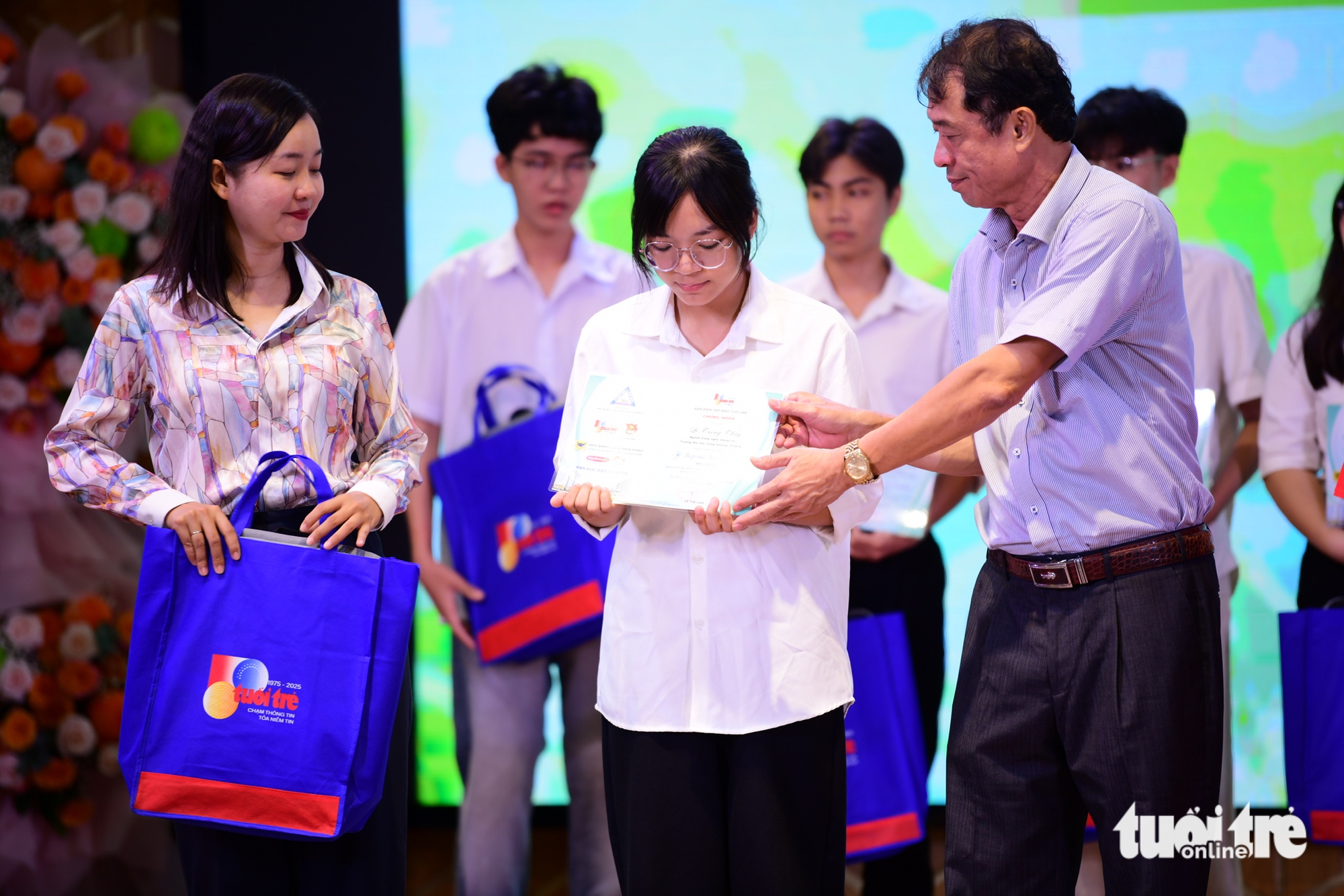 TIẾP SỨC ĐẾN TRƯỜNG - Ảnh 22.