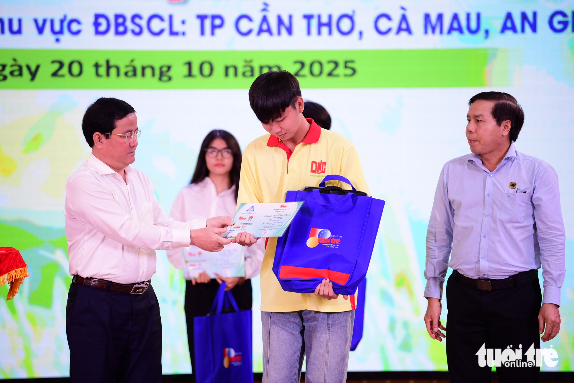 TIẾP SỨC ĐẾN TRƯỜNG - Ảnh 26.