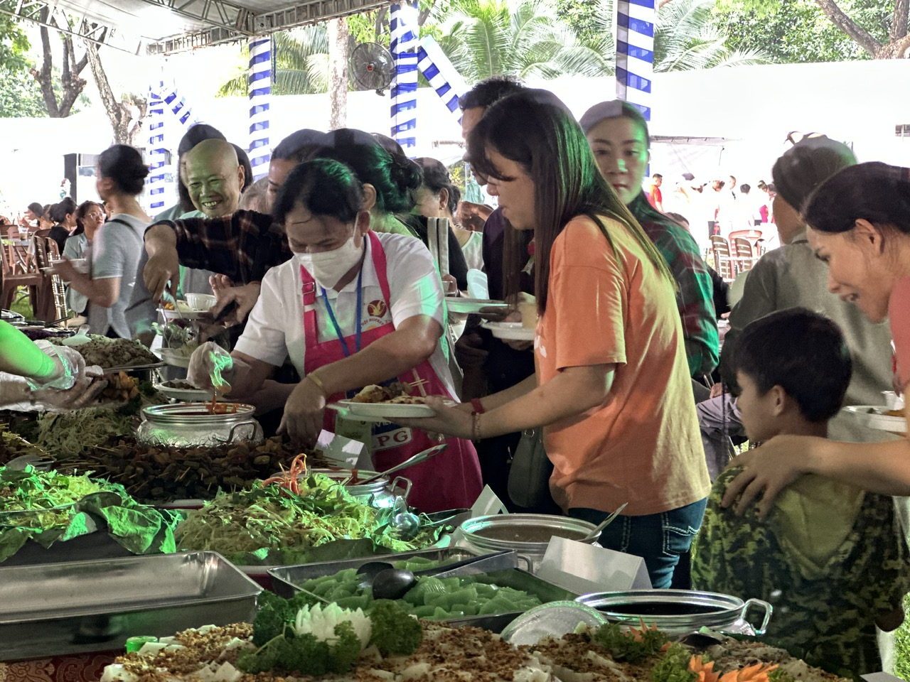 1761036607 238 Le hoi chay dac biet o TPHCM lan toa thong