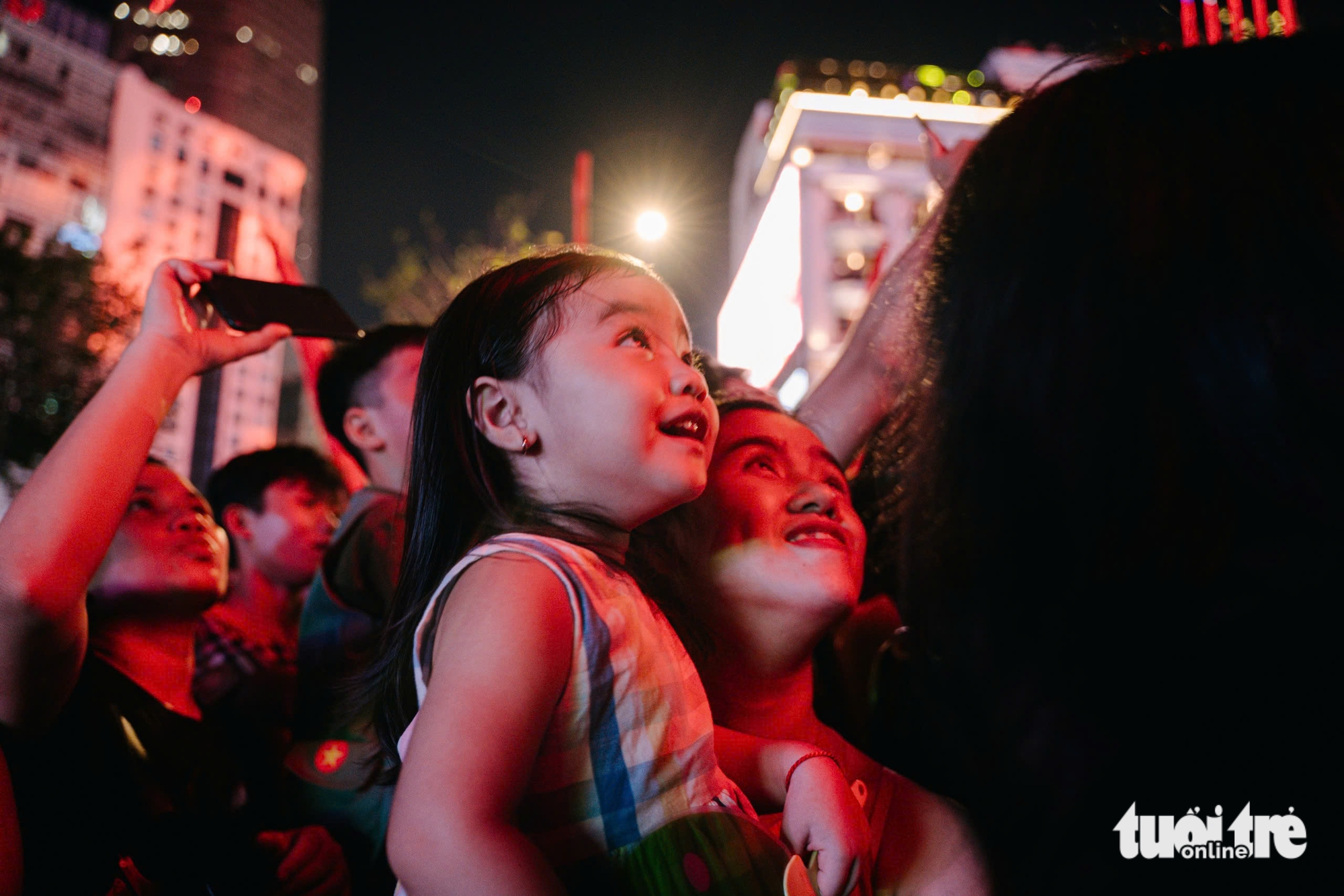 Rực rỡ pháo hoa mừng đại lễ 30-4 4 30-4 - Ảnh 8.