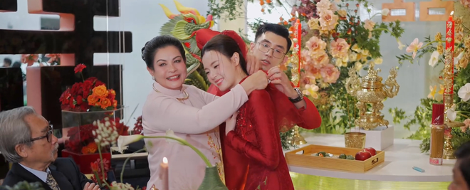 Khoảnh khắc hiếm khi các chủ tịch và phu nhân nổi tiếng Việt Nam “ra mặt” đi cưới vợ cho con- Ảnh 5. Khoảnh khắc hiếm khi các chủ tịch và phu nhân nổi tiếng Việt Nam “ra mặt” đi cưới vợ cho con- Ảnh 5.