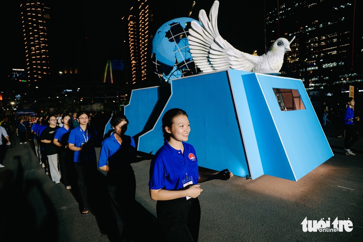 Lần đầu tiên 12 khối diễu hành hợp luyện cho đại lễ 30-4 - Ảnh 2.