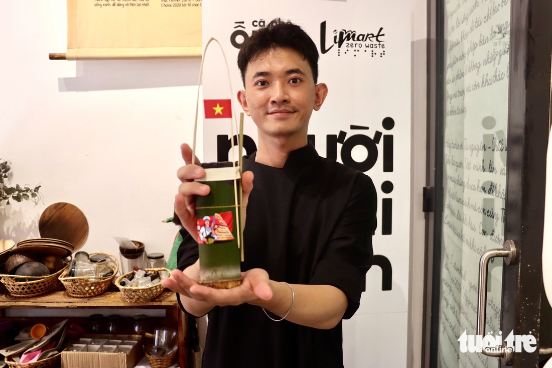 Bạn trẻ TP.HCM hào hứng check in, bắt trend hướng đến ngày đại thắng 30-4 - Ảnh 3. bạn trẻ - Ảnh 4.