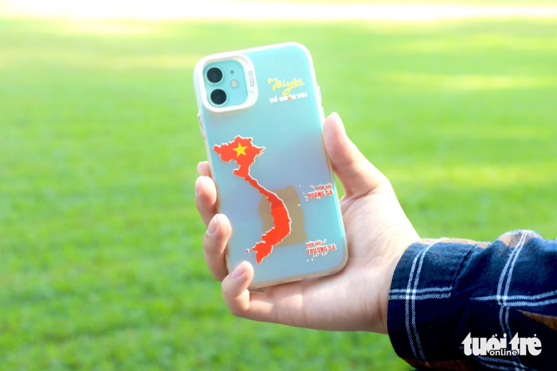 Bạn trẻ TP.HCM hào hứng check in, bắt trend hướng đến ngày đại thắng 30-4 - Ảnh 8. bạn trẻ - Ảnh 3.