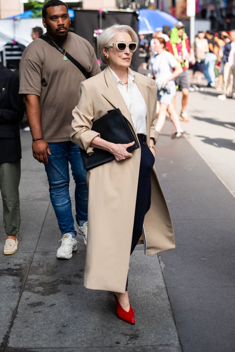 Mỹ nữ tóc bạc Meryl Streep: Ngoài 75 tuổi vẫn không bớt đẹp và sành điệu 4 1761075930 231 My nu toc bac Meryl Streep Ngoai 75 tuoi van