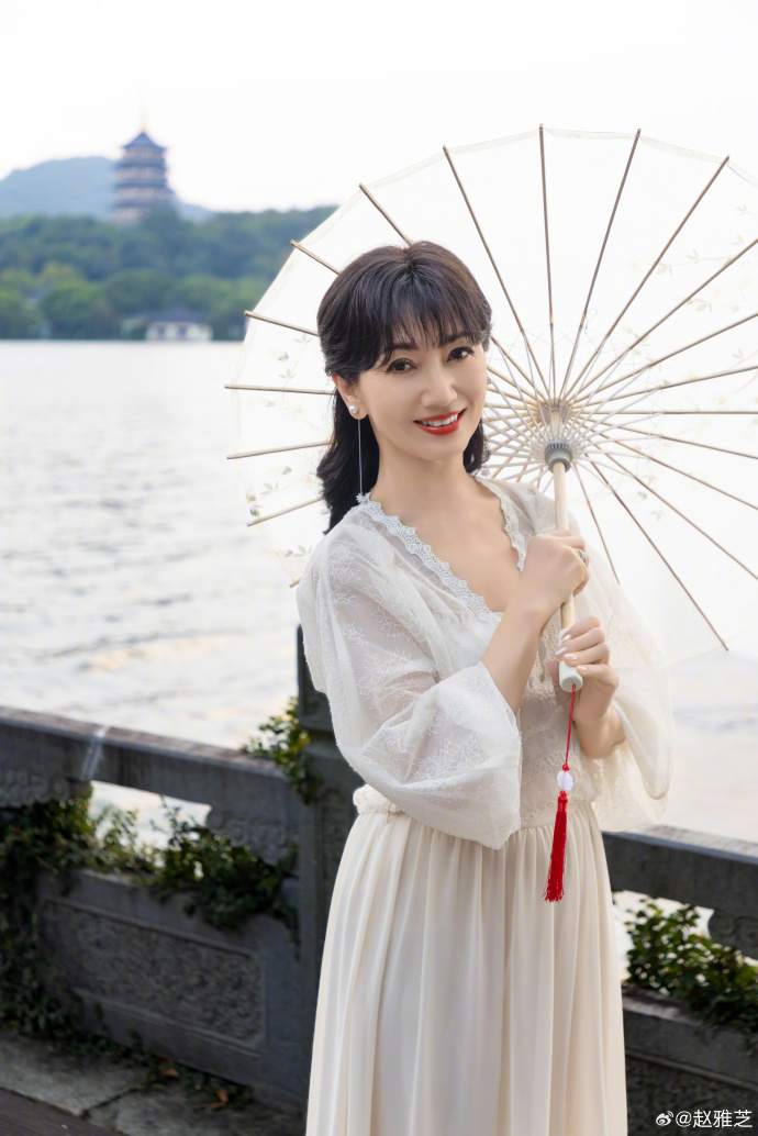 33 năm qua chưa thấy ai trẻ mãi không già như mỹ nhân này: Đẹp sang hết phần thiên hạ, chuẩn tinh hoa hội tụ - Ảnh 5.