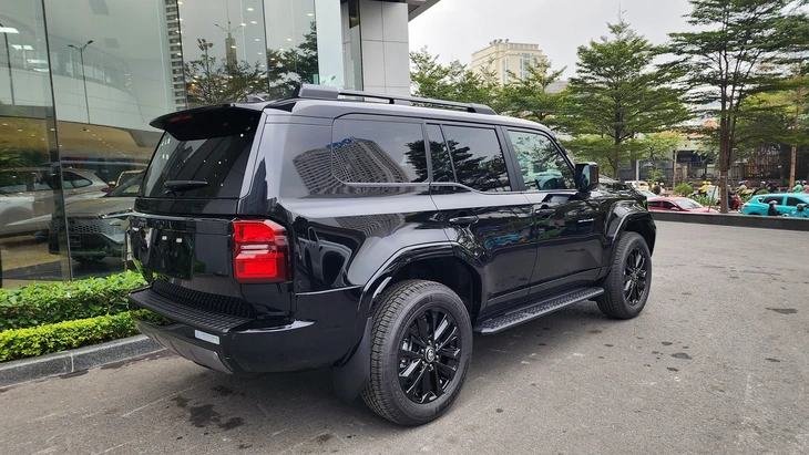Toyota Land Cruiser Prado - Ảnh 2.