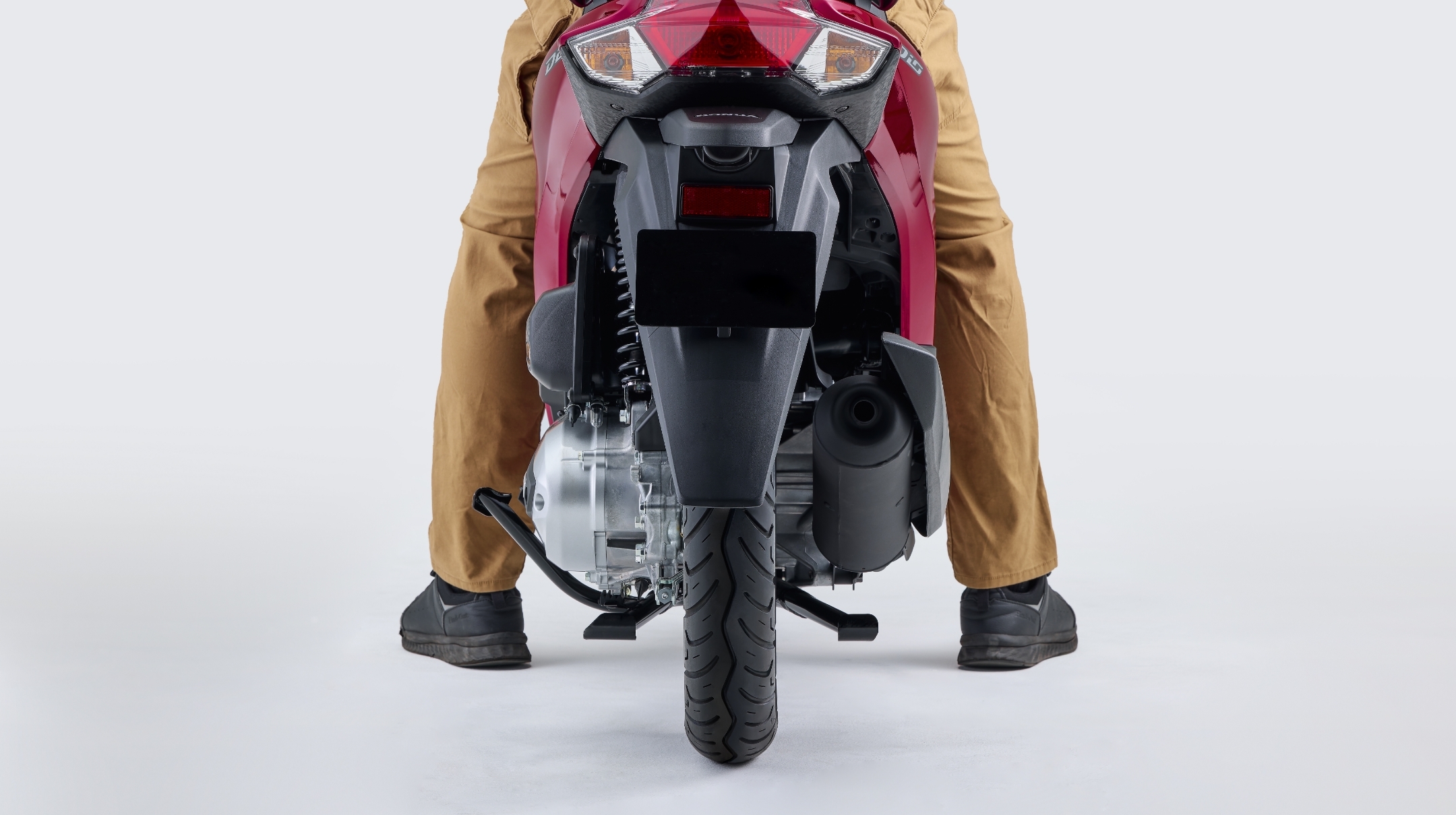 Honda Dio 110 Lite ra mắt: Được ví như 'Vision 50cc', bỏ smartkey, không còn gác chân sau - Ảnh 8.