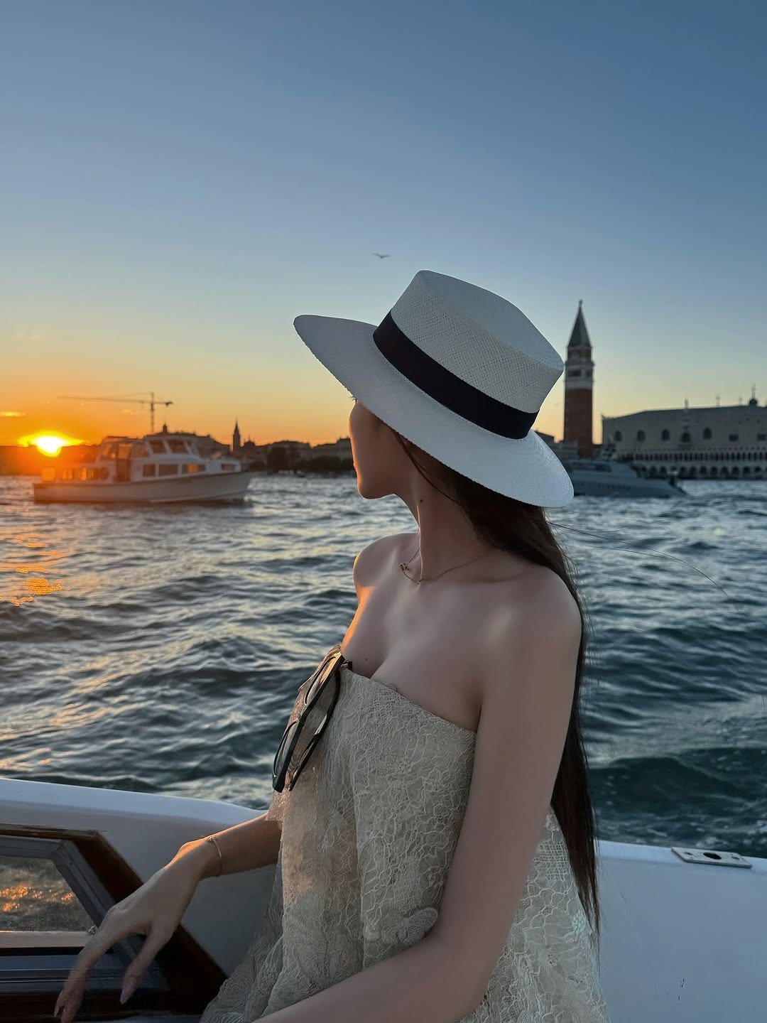 Vạn vật đều thua cô dâu nghìn tỉ Đỗ Hà- Ảnh 6. Vạn vật đều thua cô dâu nghìn tỉ Đỗ Hà- Ảnh 6.