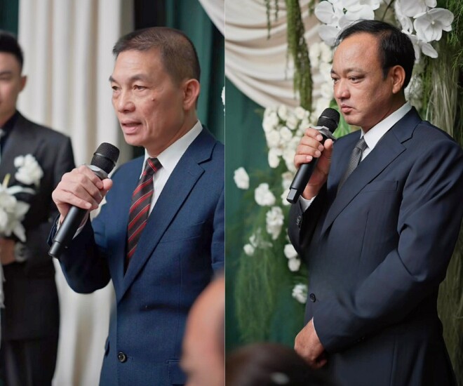 Bố chú rể (trái) và bố cô dâu (phải) lần lượt phát biểu trong ngày vui của 2 con.
