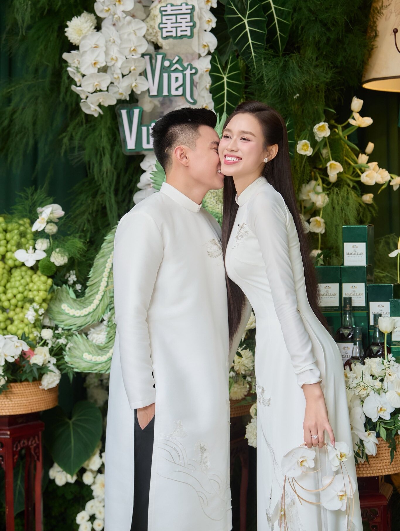 Cặp đôi có nhiều khoảnh khắc ngọt ngào.