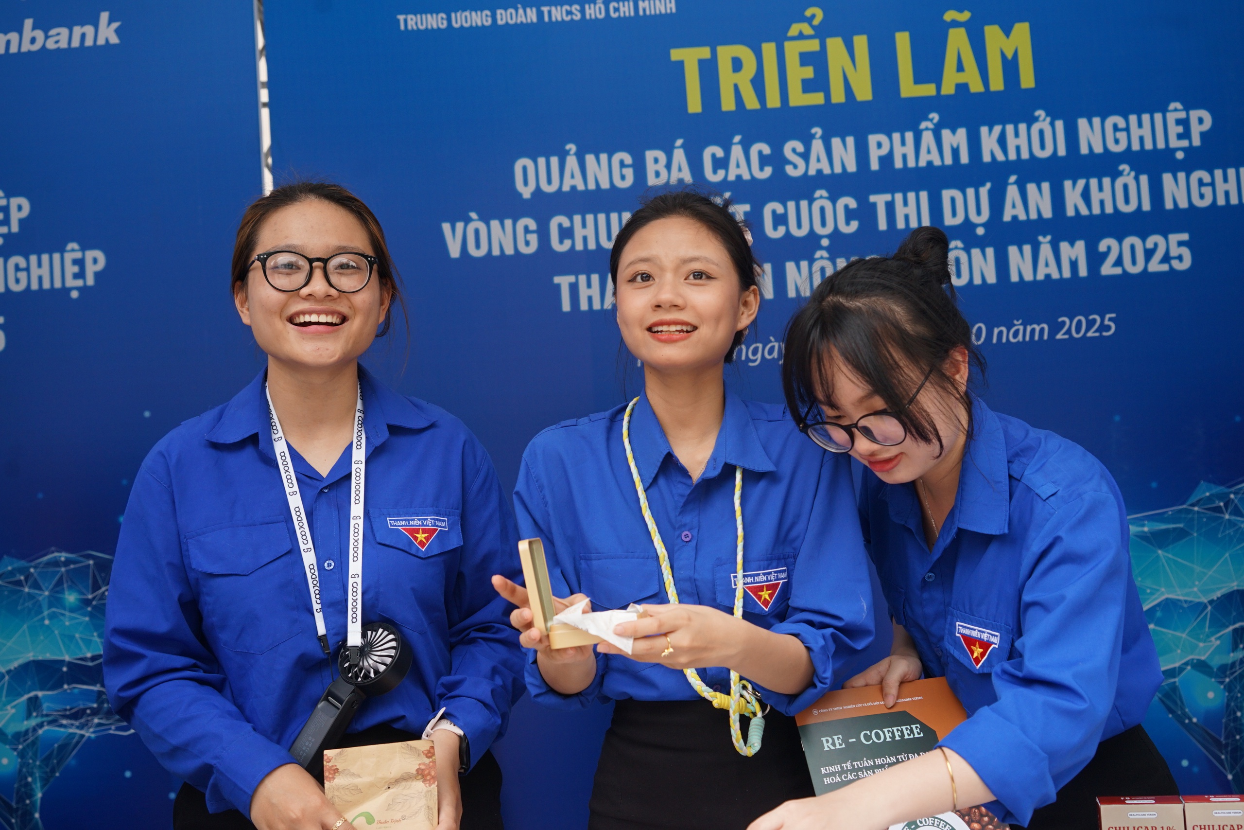 Chàng trai xuất khẩu món ăn dân dã đoạt giải nhất cuộc thi Dự án khởi nghiệp thanh niên nông thôn 4 món ăn dân dã - Ảnh 4.